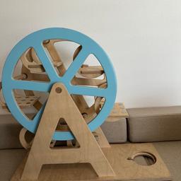 Tonie Holzregal Riesenrad
Platz für ca 54 Figuren
Handgemacht

Selbstabholung in Rankweil