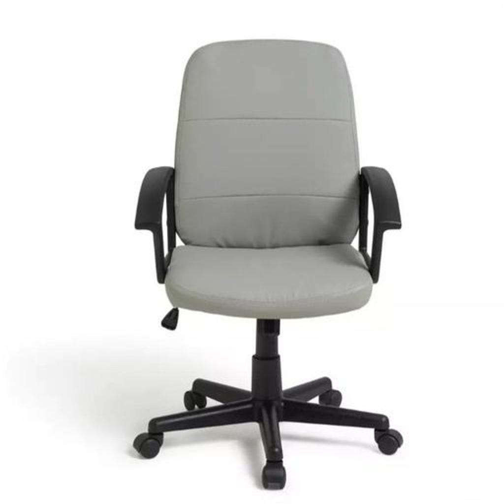 Habitat Brixham Faux Leather Office Chair - Grey

💥New/other. Flat packed in the box💥

W59, D60.5cm.
Seat height adjustable from 42 to 52cm.
Seat size W45, D45cm.
Maximum user weight tested for 110kg.
Weight 11.4kg.

💥 Check our other items 💥