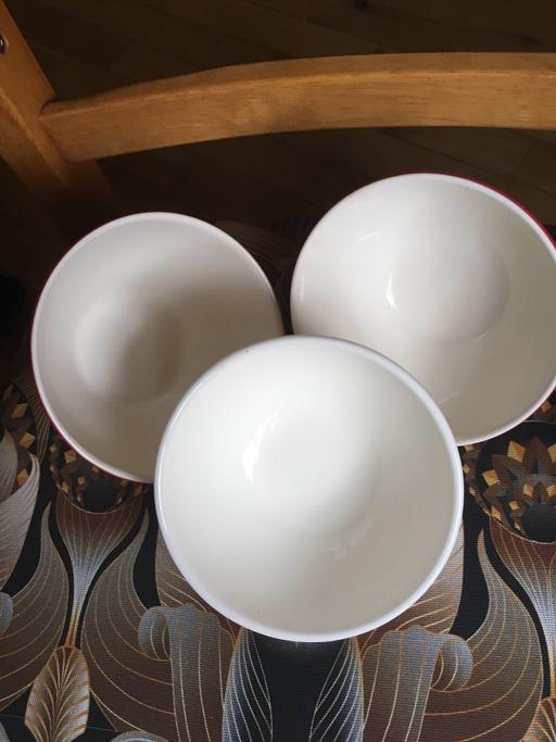 Buy & Sell Brockmoor Dudley - Photos for Two red and one white and red bowls