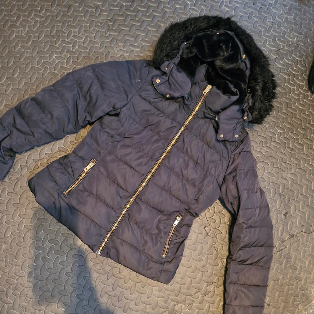 zara coat
used but excellent condition
I paid £99 so this is a bargain price
size 10/12
hood zips off

big clear out - check out my other items
