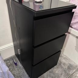 Small ikea draw, good condition with glass top