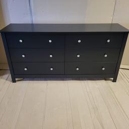 Habitat Osaka 3+3 Drawer Chest - Black

💥ExDisplay. Assembled💥

Made of MDF.
Metal handles.
6 drawers with metal runners
Size H72, W148, D40cm.
Handle size: L2.3, W2.65cm

💥Check our other items💥
