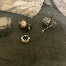 Shakespeare 2660 with spare spool and original case and spool and a daiwa 123m harrier close face reel 
Pick up in Bolton or I’ll post for £4.50