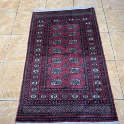 Brand new hand made Persian rug
It is never been used
Brand new
Size is 200 X cm 125 cm
I have small one the same colour too