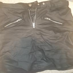 Black mini skirt size 10 only worn once


on other selling sites 
