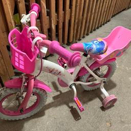 12 Zoll Mädchen Fahrrad mit Schutzräder (abnehmbar)
Geeignet für alter zwischen 4-6 Jahre alt

Sehr selten benutzt wurde wie neu 
Nur abholen in Köln