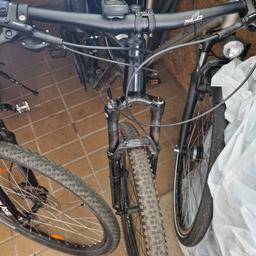 Verkaufe meine Mountenbike der Marke Ghost.

Fahrrad ist in einem Super Zustand wurde wenig benutzt.

27" Zoll Rahmengröße L

Neupreis betrug 1150 €

Knappe 2 Jahre alt.