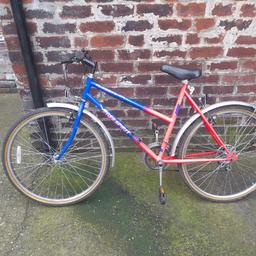 WOMENS BIKE IN USED CONDITION WORKS FINE TEXT ME FOR MORE INFO PICK UP ONLY SOLD AS SEEN COLLECTION IS S7 2BL.