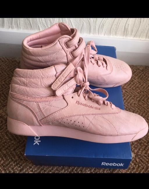 Buy & Sell Lancashire Blackpool - Photos for Ladies Classic Crinkle Design Trainers Size 7