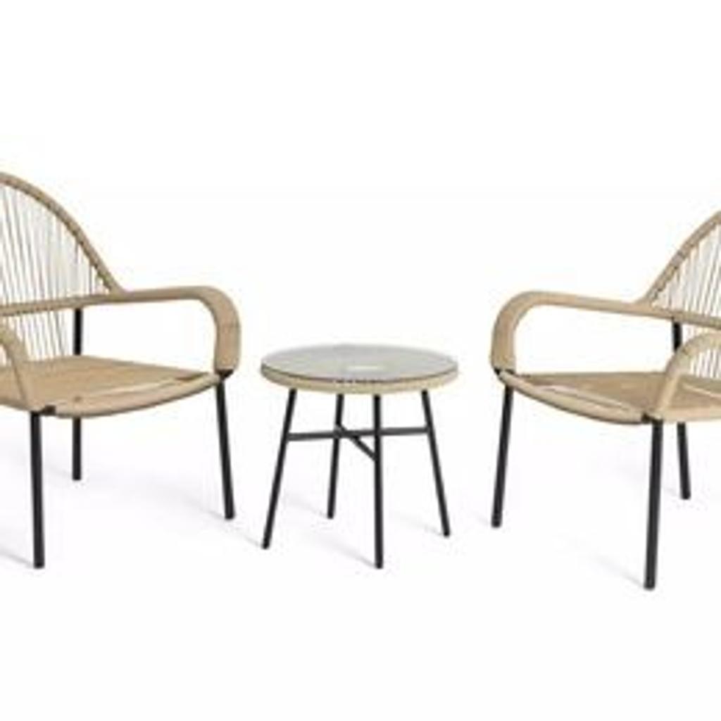 Habitat Java 2 Seater Metal Bistro Set - Natural

💥New/other. Flat packed in the box💥

Set seats 2 people .
Set made from rattan and steel.
Glass table top.
Table size: H38, W63, L63cm
Chair seat and back made from rattan.
Size H91.5, W81, D80cm.
Seat height 39cm.
Seating area size W 70.5, D70.5cm.
110kg maximum user weight per chair

💥 Check our other items 💥