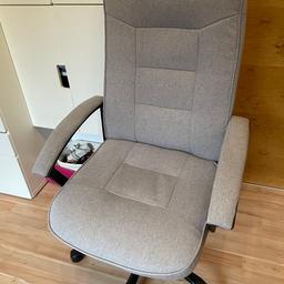 Der Stuhl ist zwei Jahre alt und in guten Zustand. Er ist sehr bequem und man kann ihn verstellen (größer und kleiner machen). 💕
Er hat 130 € gekostet und ich hätte gerne 60€ für ihn. 👌🏾
Kein Versand 📦 (Abholung erst ab Juli 2024 möglich) 