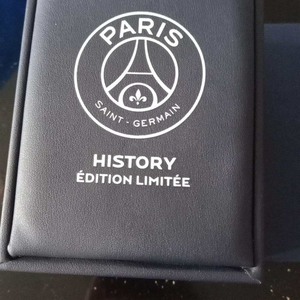 Paris Saint-Germain was officially born on August 12, 1970, to create the great club that all football lovers in Paris dreamed of. To celebrate this 10th League 1 Title, we bring you the ‘Special Edition’ PSG HISTORY WATCH – Displaying the history and triumphs of the club from its inception in 1970 to the 10th League win in 2022. Bellagio Football has designed & produced the PSG History Watch under official License with Paris Saint-Germain