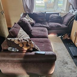 Brown corner sofa for sale, not in the best condition but will be a good starter sofa for someone and all cushion cover can be removed to clean, must be collected asap. Collection ovenden