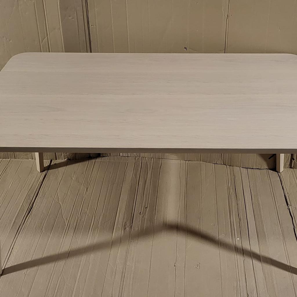 Habitat Skandi Oak Veneer 6 Seater Dining Table

💥ExDisplay. Flat packed in the box💥See pictures

Table size: H75, L150, W85cm.
Wood effect table with solid wood legs.
Oak table top finish
Weight of table 24kg

💥Check our other items💥