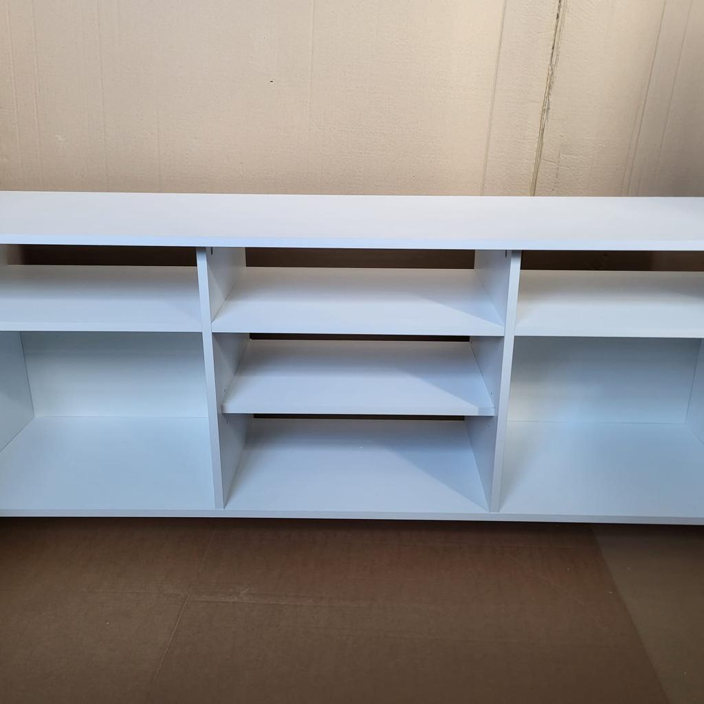 Habitat Turin 2 Door Extra Large TV Unit - White

💥ExDisplay. Assembled💥See pictures

Made from foil faced chipboard with a wood effect finish.
Size H 61, W 150, D 40cm.
Weight 41kg.
3 shelves.
2 doors.
5 media storage sections.
Largest height of media equipment sections 13.7cm.
Easy cable access.
Suitable for screen sizes up to 65in.

💥 Check our other furniture💥