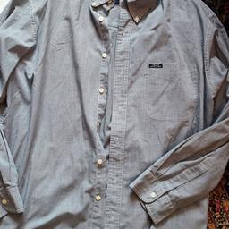 Schönes Herrenhemd von Ralph Lauren/Chaps, blau weiß /klein -kariert in Größe XL.
Versandkosten kãmen hinzu 😉