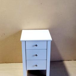 Habitat Osaka 3 Drawer Bedside Table -White

💥ExDisplay. Assembled💥

Made of MDF.
Metal handles.
3 drawers with metal runners
Size H60, W40, D40cm.
Handle size: L2.3, W2.65cm

💥Check our other items💥