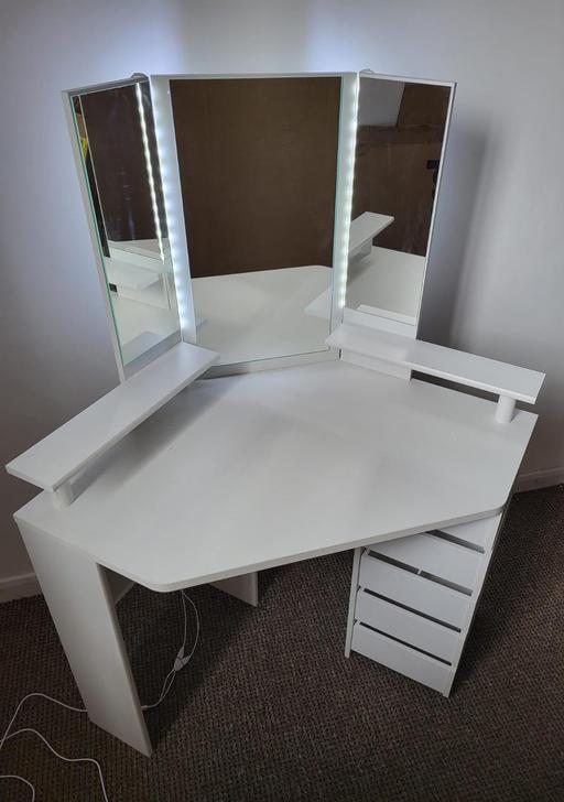 Buy & Sell West Yorkshire Bradford - Photos for 🔶Dressing table with mirror and LED lights🔶