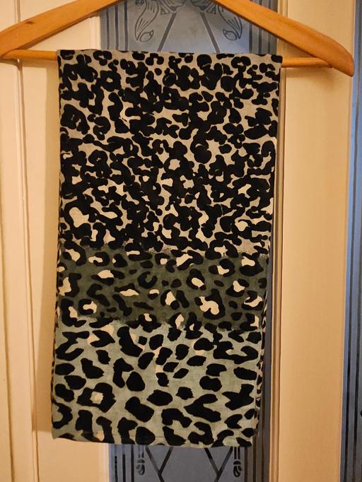 Buy & Sell West Midlands Birmingham - Photos for Leopard Print Scarf