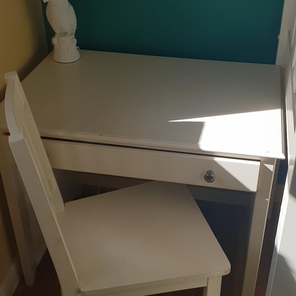Very good condition , lovely single bed off white cream colour. Mid sleeper with space under the bed for a den/ playing or reading area.
With matching chest of drawers, bookcase, desk and chair. Size of bed 205cm long 98 width, fits a standard single mattress. Desk 88cm long 58 width. Chest of drawers and bookcase are 83 long 71 high. Everything can slide under the bed for good storage.