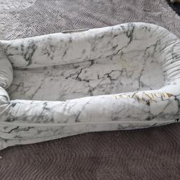 DockATot Deluxe - Carrara Marble 

Used for one month- RRP £150

Has a yellow stain in the middle, top left side, can be seen in images. It has been washed twice but does not come off.