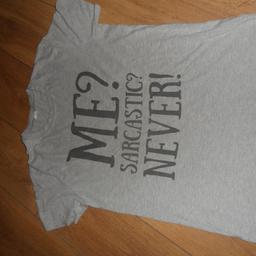 A GILDAN MEDIUM T SHIRT WITH THE WORDS ( ME ? SARCASTIC ? NEVER ! ) PICK UP FROM M40 1NS OR POSTAGE £3.49