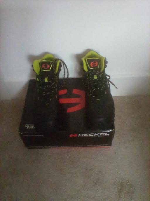 Buy & Sell Kent Thanet - Photos for Mens black work boots.