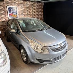 Verkauft wird hier ein schöner Opel Corsa mit sehr wenig km Winter + Sommerreifen
kein Rost
Batterie neu
Garage Auto