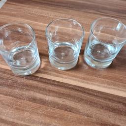 3 Gläser mit Linie bei 2 und 4 Cl.
Für Wasser, Saft, Whisky,  Rum ect.
Selbstabholung in Wörgl oder Rinn.