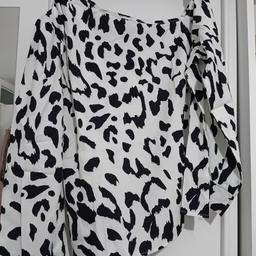 New without tags ladies blouse size 18 white and black . collection willenhall wv12 area