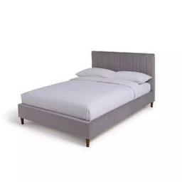 Habitat Pandora Small Double Velvet Bed Frame - Grey

Mattress NOT included

💥 New/other Flat packed in the box💥
Velvet frame.
Base with sprung wooden slats.
No storage.
Size W129, L206, H100cm.
Height to top of siderail 31.5cm.
11.5cm clearance between floor and underside of bed.
Weight 33kg

💥Check our other items for sale💥