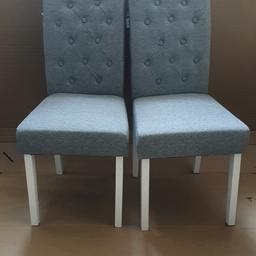 Pair of Tweed Button Mid Back Chair -Grey & White

💥ExDisplay. Assembled💥

2 chairs supplied.
Size H95, W44, D54cm.
Seat height 45cm.
Timber frame with beech legs.
Fabric seat pad
Max user weight per chair 130kg.
Individual chair weight 7.5kg.

💥Check our other items💥