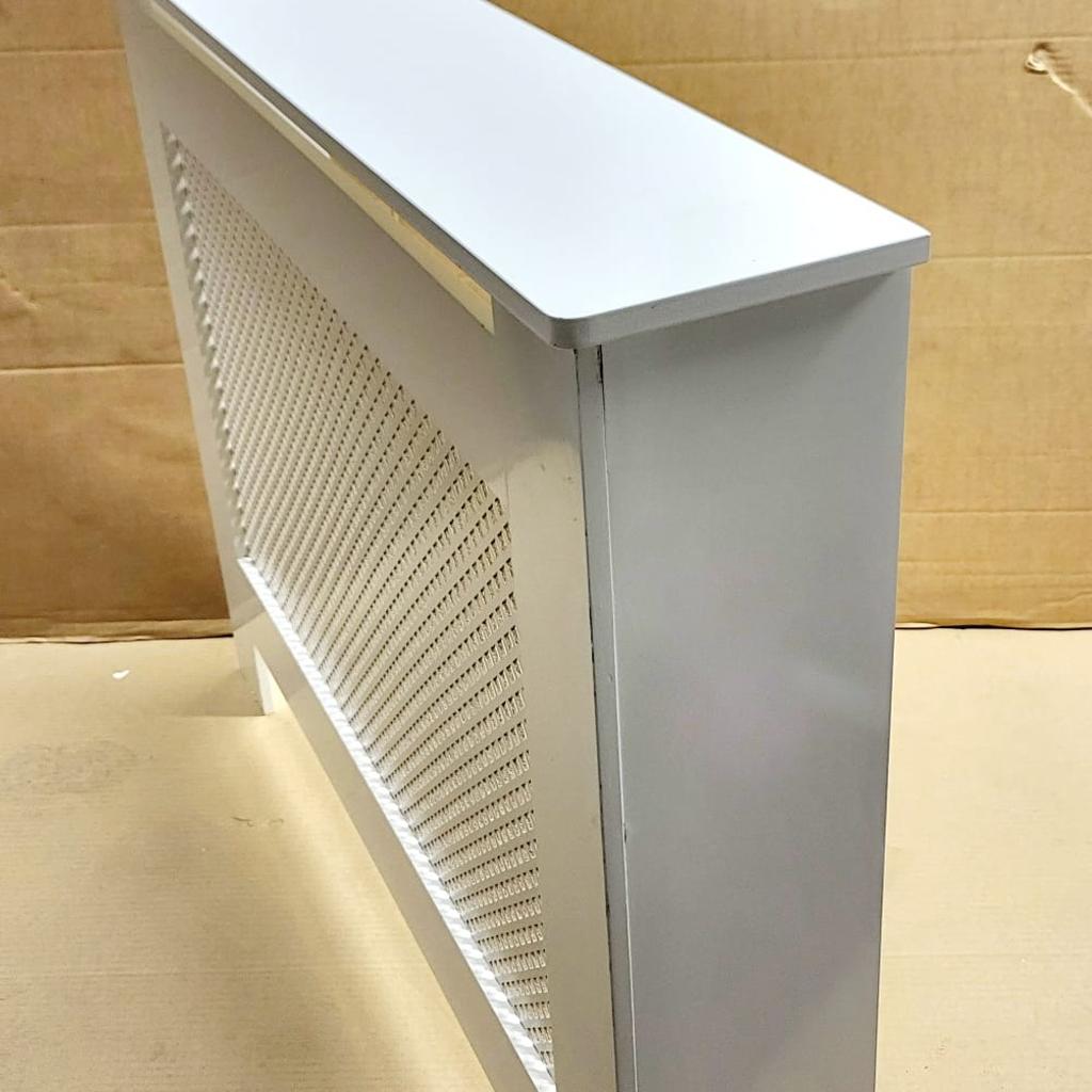 ExDisplay Habitat Odell Small Radiator Cover - White

💥ExDisplay. Assembled💥See pictures

Painted finish
Size H81.5, W101.5, D19cm
To fit radiator size: H77.5, W92.4, D13.5cm
Fits most single and double radiator depths
Weight 10.5kg

💥Check our other items💥
