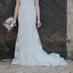 Ich verkaufe mein Brautkleid mit Spitze in der Farbe Ivory. Preis Verhandlungsbasis. 
Bei Rückfragen gerne PN. 
*Privatverkauf*
