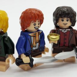 4 x Hobbit - Figuren

Frodo, Sam, Pippin, Merry aus "Der Herr der Ringe"

Es handelt es sich nicht um Original LEGO, aber es ist mit LEGO 100% kompatibel.

Es ist wie NEU & UNBESPIELT.

Versandt ist selbstverständlich möglich.