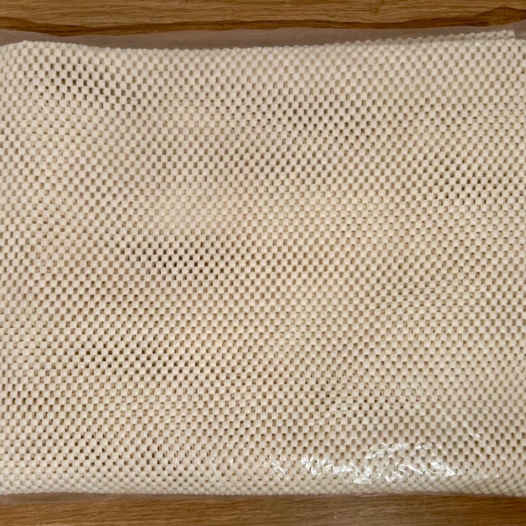 Non Slip Rubber Grip Mat For Rugs & Carpets Cream (Rrp£12) 2 ft x 3.5 ft .
Place Under Mats / Rug’s Etc . To Stop Them Moving / Slipping .
Based Leatherhead - Or Can Post .
On Other Sites .
Grab Yourself A Bargain !
£2.99