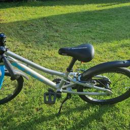 Verkaufe Puky LS-Pro 18 Kids Bike Silver/Blue, Zustand gut, Bremskabel könnte ausgetauscht werden und ein Kratzer vorhanden siehe Bild.