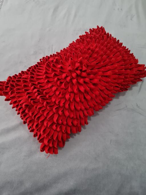 Buy & Sell North Yorkshire Middlesbrough - Photos for Red ruffle cushion