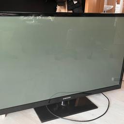 Wegen Wechsel verkaufen wir diesen Tv. Funktioniert. Wenn der Bildschirm schwarz ist sieht man einen roten Pixel.