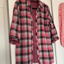 Atmosphere (Primark) pink and black check cotton mid-sleeve shirt-blouse.
Size 14.
Great worn condition.
From smoke free and pet free home.
£3 ONO.
Collection from B29 Birmingham or can post for £2.