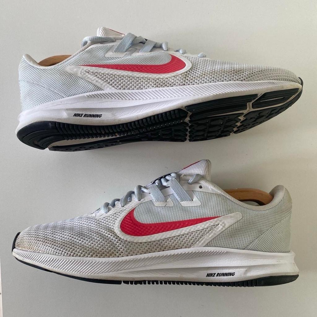 2019 Nike Downshifter 9 Womens Vegan Trainers Running Gym Sneakers
Shoe Size UK 6 / US 8.5 / EU 40
Product code AQ7486-101
Colour White/Red Orbit-Half Blue (White/Red-Grey)
Used in good condition. Missing inner soles. Removed as fits a little small. Please expect marks commensurate with being used, check photos for further details of condition.

Check out my other listings for more quality branded, vintage, retro and new clothing items.

Same working day despatch
Or cash on collection in person welcome from DA7.