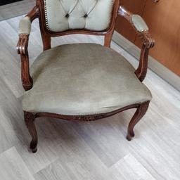 Quality Antique Mahogany Armchair
Excellent Condition
Green Velvet Seating and Back Rest
Very Comfortable
Spring Seating
Collection