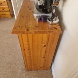 Solid Pine Chest off 4 Draws for sale. In used but fair condition. Draws all function correctly

Dimensions are:
H - 88cm
W - 92cm
D - 45cm

Selling a number off matching pine bedroom items, so please have a look and I am open to offers. Thank you

Collection only