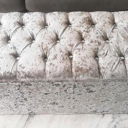 Made bespoke for storage at the end of our bed
Handmade Crushed Velvet Silver Grey Ottoman
Chesterfield style with diamonte button detail

40 inches wide x 18 inches deep x 15 inches high

Collection only Kirkby L33