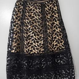 Boohoo / Size 12
Midi Skirt / Black & Cream
Perfect Condition
Worn once only , Pet & Smoke free home xx