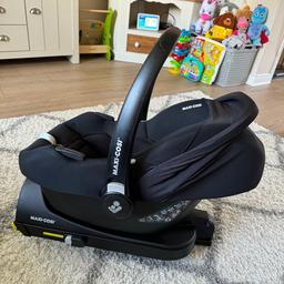 Maxi-Cosi CabrioFix iSize 0-12month car seat & Isofix Base.

Great condition, very clean. No longer need.

Worth about £200 brand new