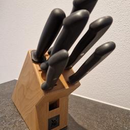 Messerblock bestehend aus:
Brotmesser (21 cm)
Steakmesser (11 cm)
Universalmesser (14 cm)
Gemüsemesser (8 cm)
Fleischmesser (20 cm)
Wetzstahl