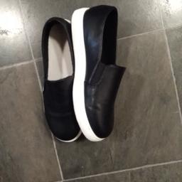 Black flat shoes good condition