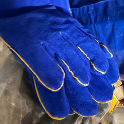 Blue welders gloves
2 prs brand new