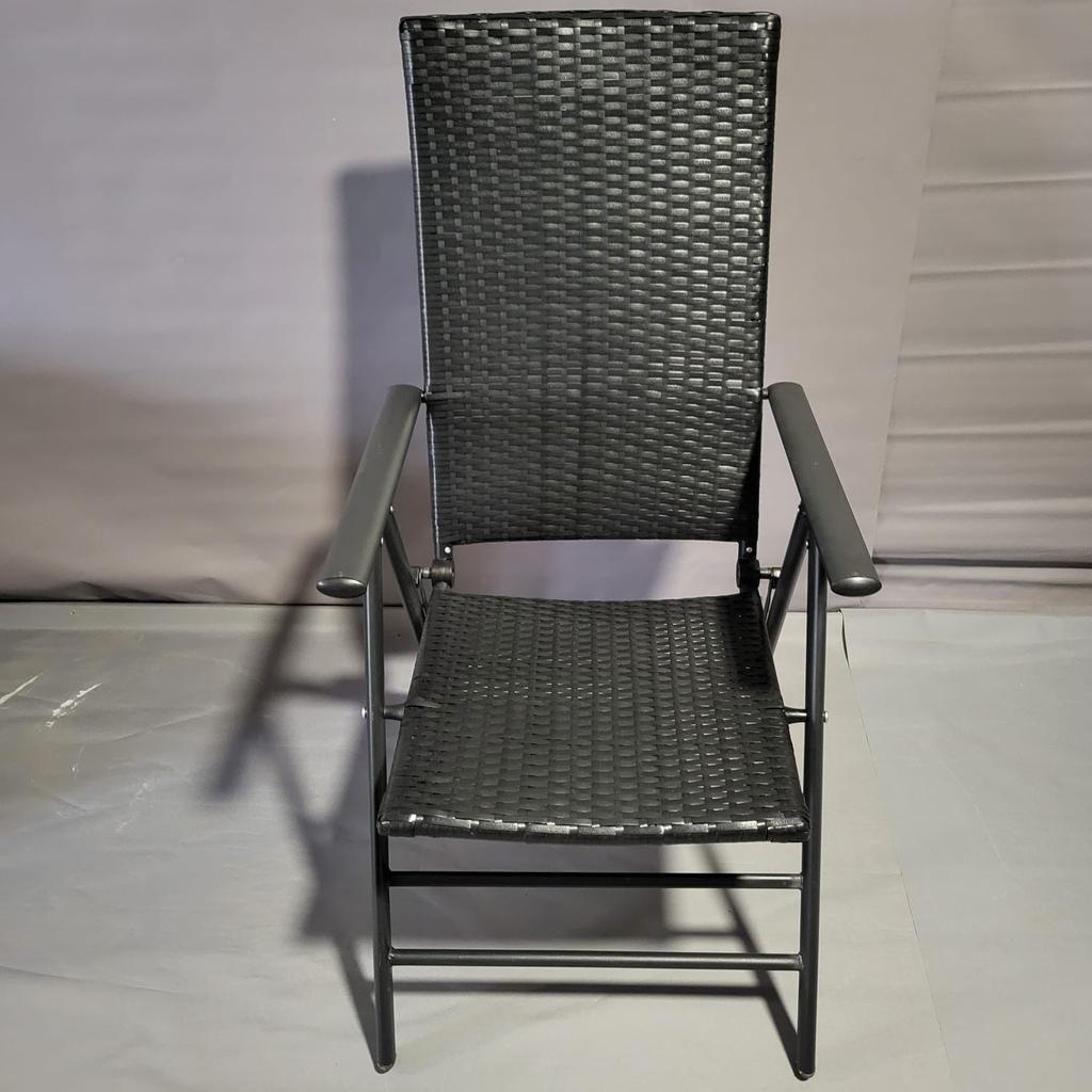 Recliner Rattan Folding Chair Black

🔶ExDisplay🔶

Chair seat and back made from rattan effect.
Size H107, W59, D72cm.
Seat height 43cm.
Seating area size W 44, D42cm.
Folding chair.
110kg maximum user weight per chair

🔶Check our other items🔶